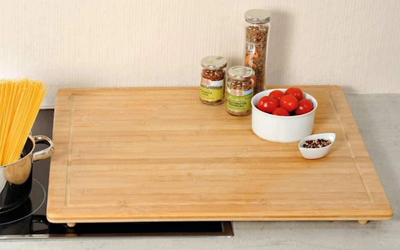 Couvre plaque de cuisson et planche bambou